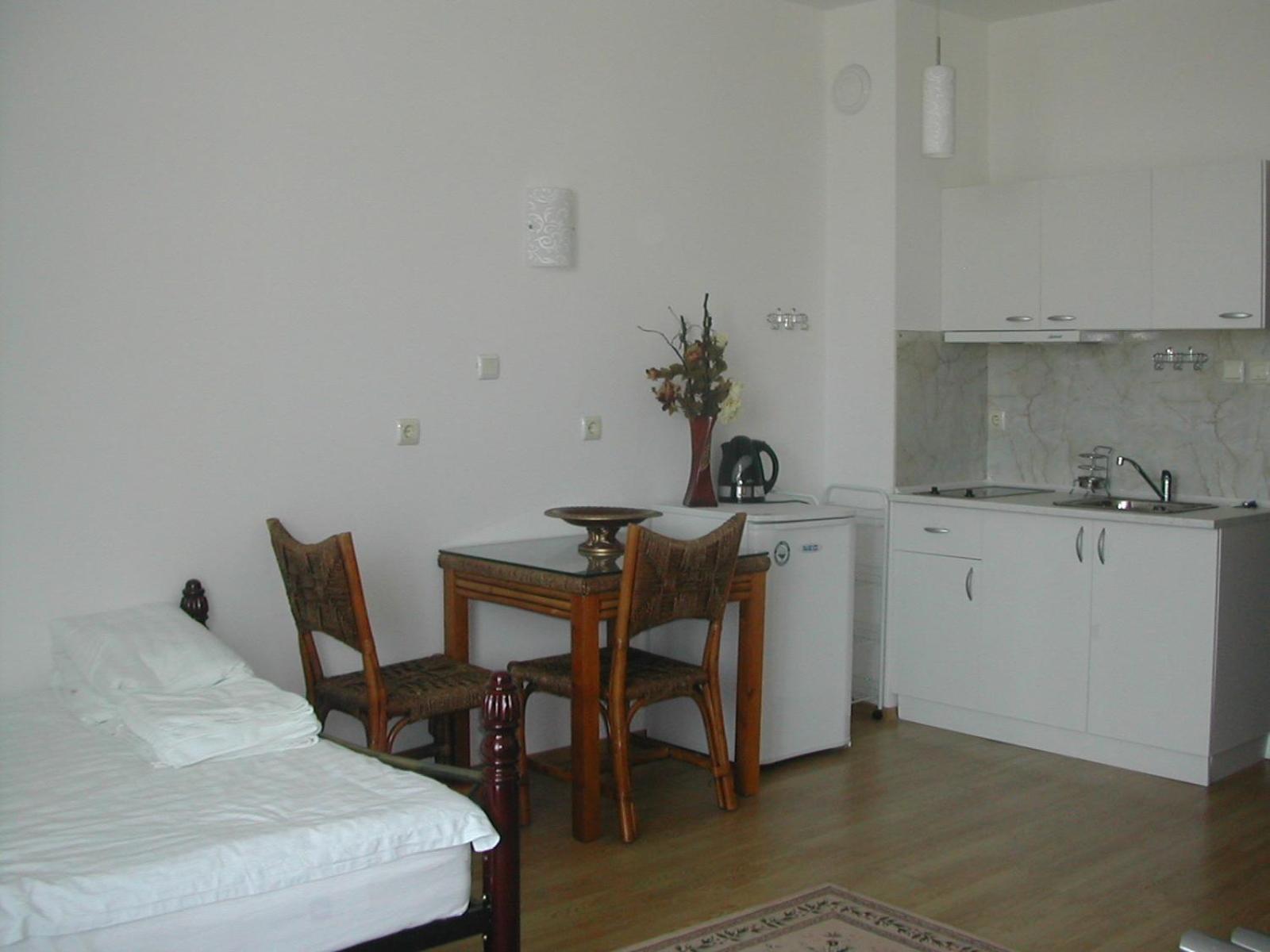 Oasis Suites Apartments And Studios Равда Номер фото