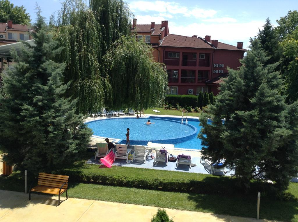Oasis Suites Apartments And Studios Равда Экстерьер фото