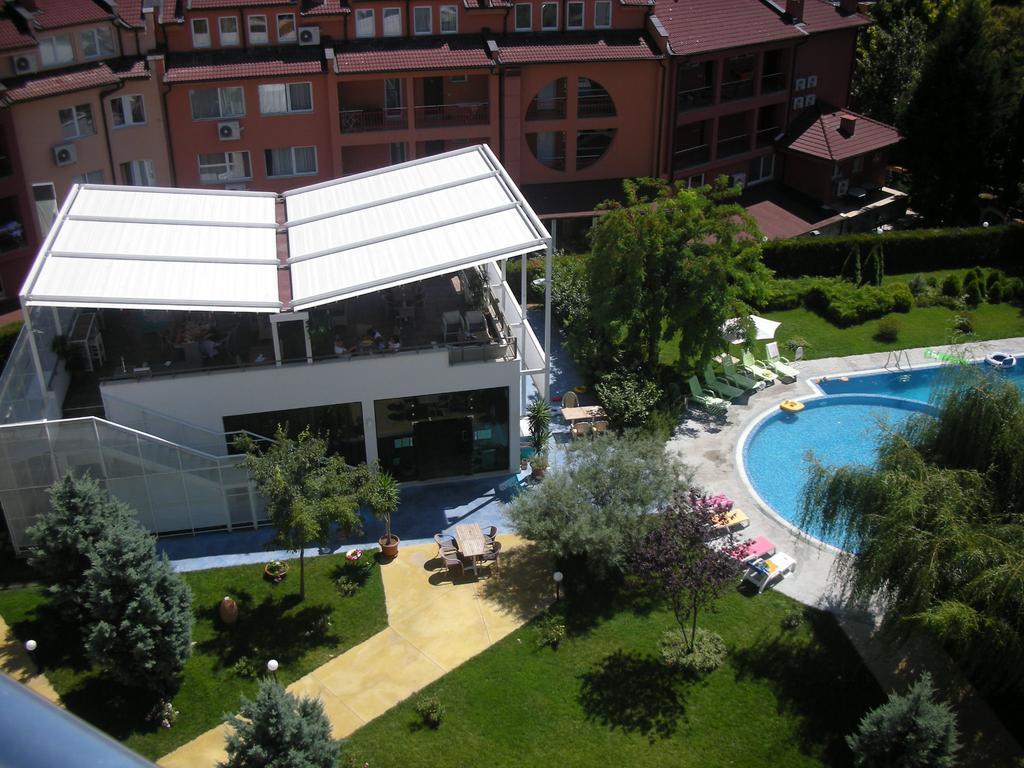 Oasis Suites Apartments And Studios Равда Экстерьер фото