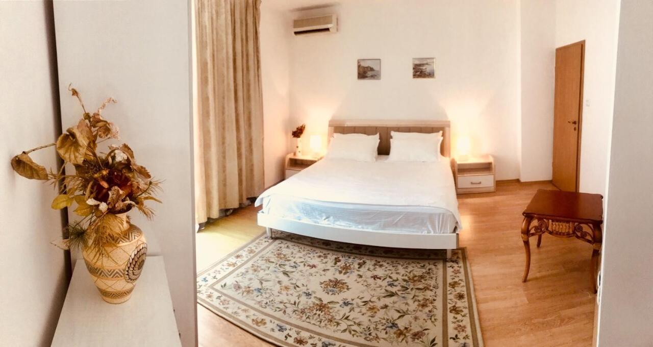Oasis Suites Apartments And Studios Равда Экстерьер фото